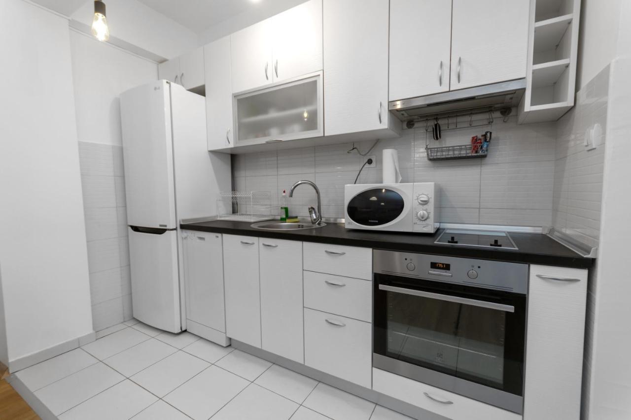 One Bedroom Apartment With Private Parking Скопие Екстериор снимка